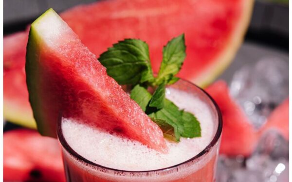 como fazer suco de melancia com hortelã