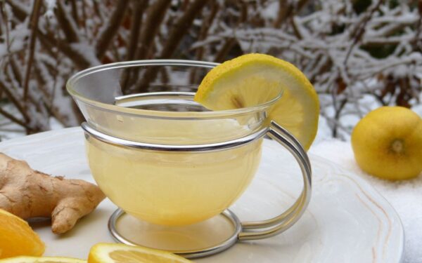 Chá Verde Com Limão e Gengibre
